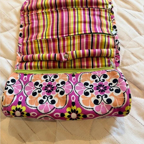 Floral Pink cosmetic case - Picture 4 of 4